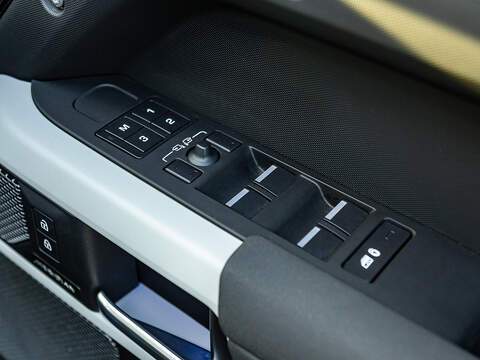 Land Rover Defender 110 3.0 D250 XS Edition  - U5808