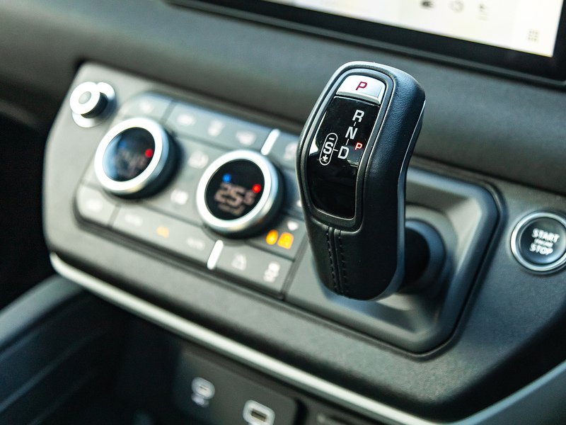 Land Rover Defender 110 3.0 D250 XS Edition  - U5808