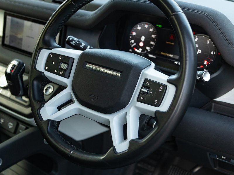 Land Rover Defender 110 3.0 D250 XS Edition  - U5808