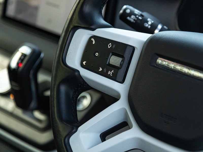 Land Rover Defender 110 3.0 D250 XS Edition  - U5808