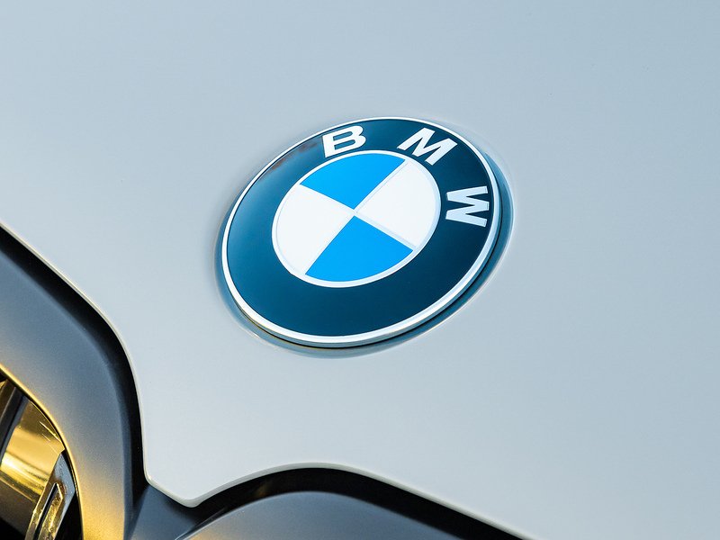 BMW X7 M60i xDrive V8 - M Sport Pro
  - U5810