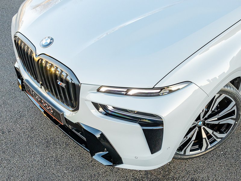 BMW X7 M60i xDrive V8 - M Sport Pro
  - U5810