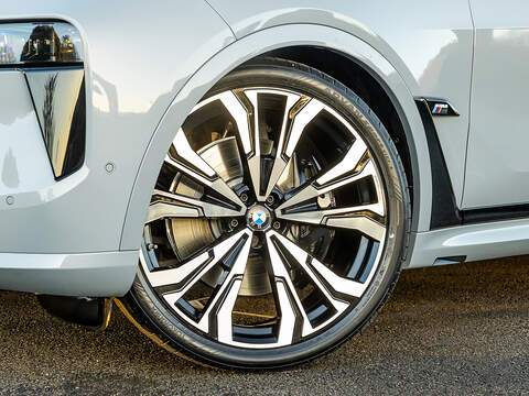 BMW X7 M60i xDrive V8 - M Sport Pro
  - U5810