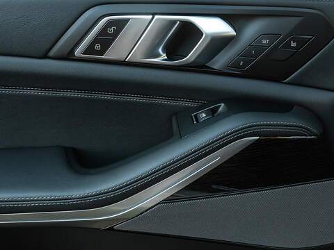 BMW X7 M60i xDrive V8 - M Sport Pro
  - U5810