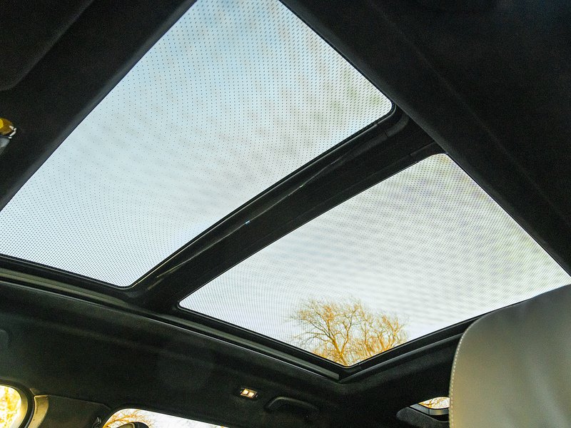 BMW X7 M60i xDrive V8 - M Sport Pro
  - U5810