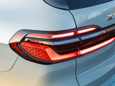 BMW X7 M60i xDrive V8 - M Sport Pro
  - U5810