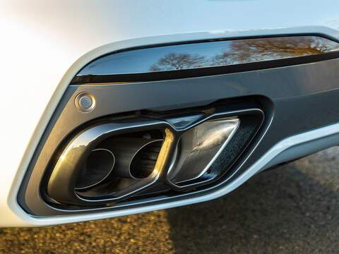 BMW X7 M60i xDrive V8 - M Sport Pro
  - U5810