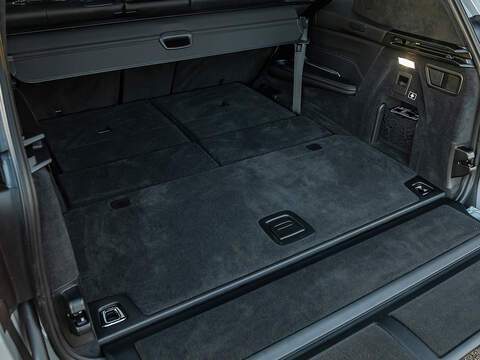 BMW X7 M60i xDrive V8 - M Sport Pro
  - U5810