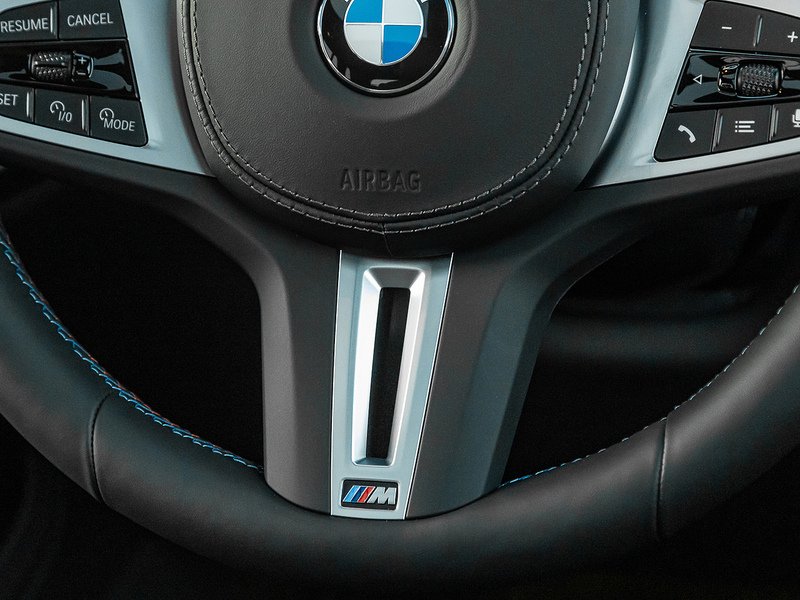 BMW X7 M60i xDrive V8 - M Sport Pro
  - U5810