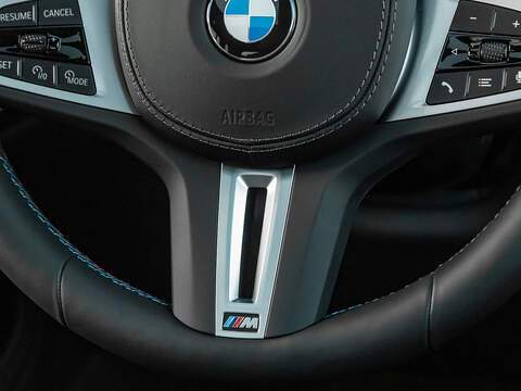 BMW X7 M60i xDrive V8 - M Sport Pro
  - U5810