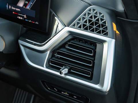 BMW X7 M60i xDrive V8 - M Sport Pro
  - U5810