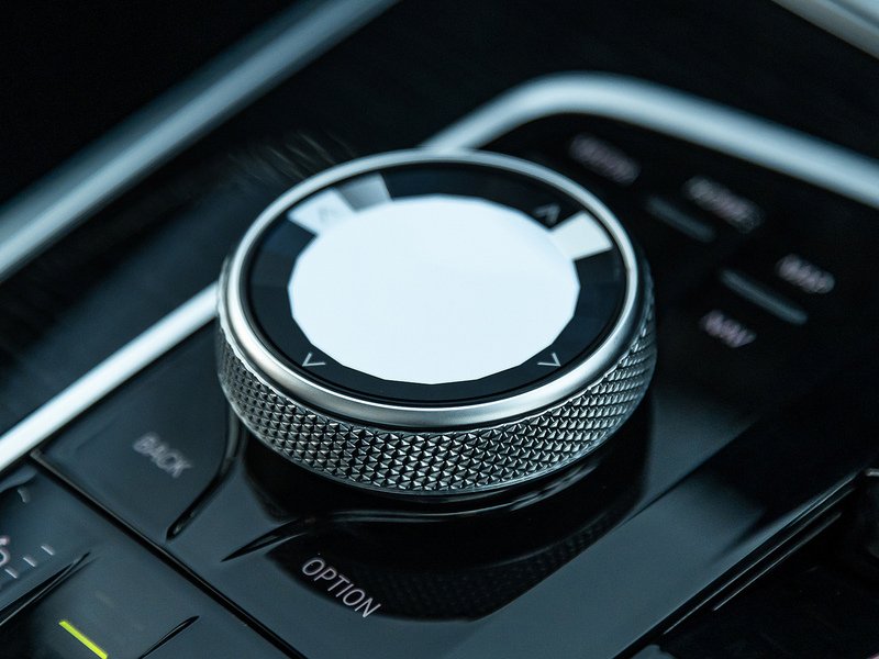 BMW X7 M60i xDrive V8 - M Sport Pro
  - U5810