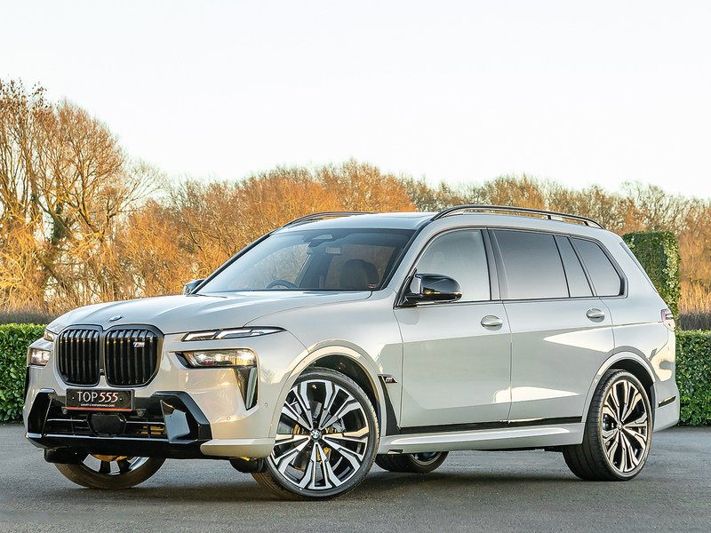 BMW X7 M60i xDrive V8 - M Sport Pro
  - U5810