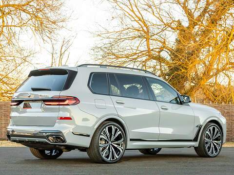 BMW X7 M60i xDrive V8 - M Sport Pro
  - U5810