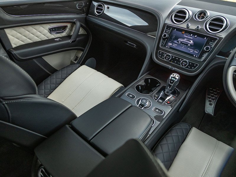 Bentley Bentayga V8  - U5828