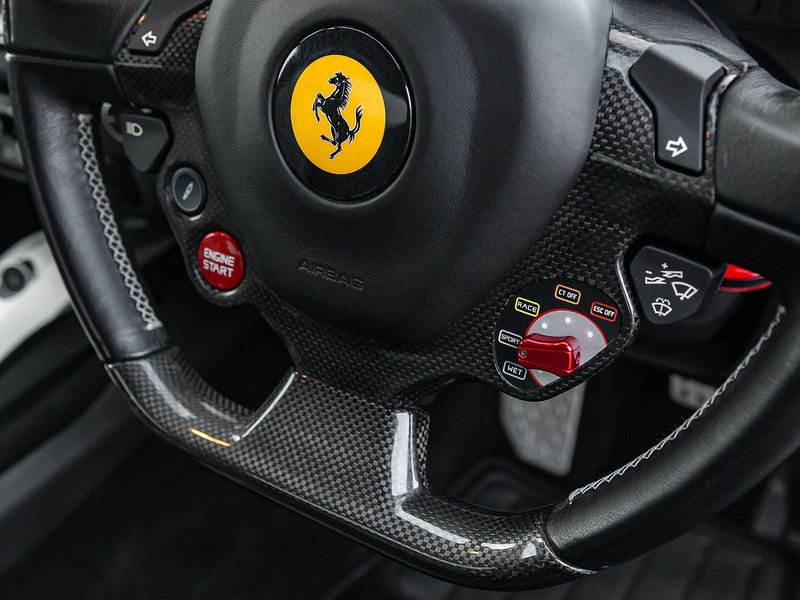 Ferrari F12 Berlinetta  - U5830