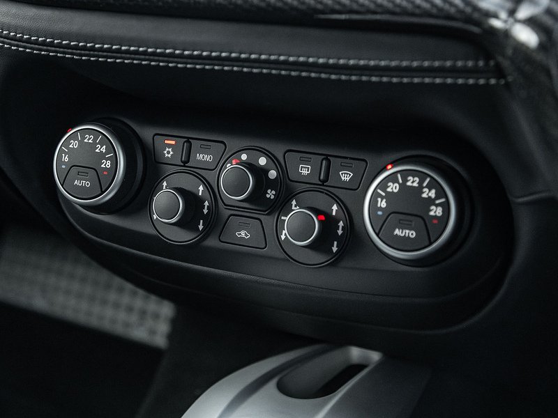 Ferrari F12 Berlinetta  - U5830