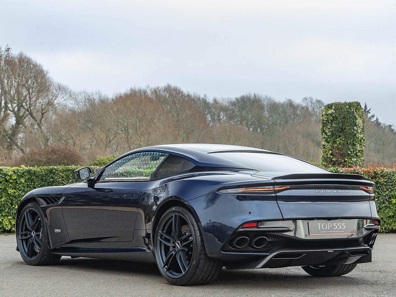 2020 Aston Martin DBS