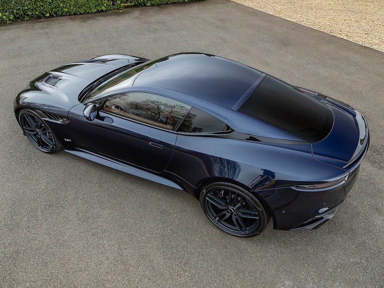 2020 Aston Martin DBS Superleggera 2