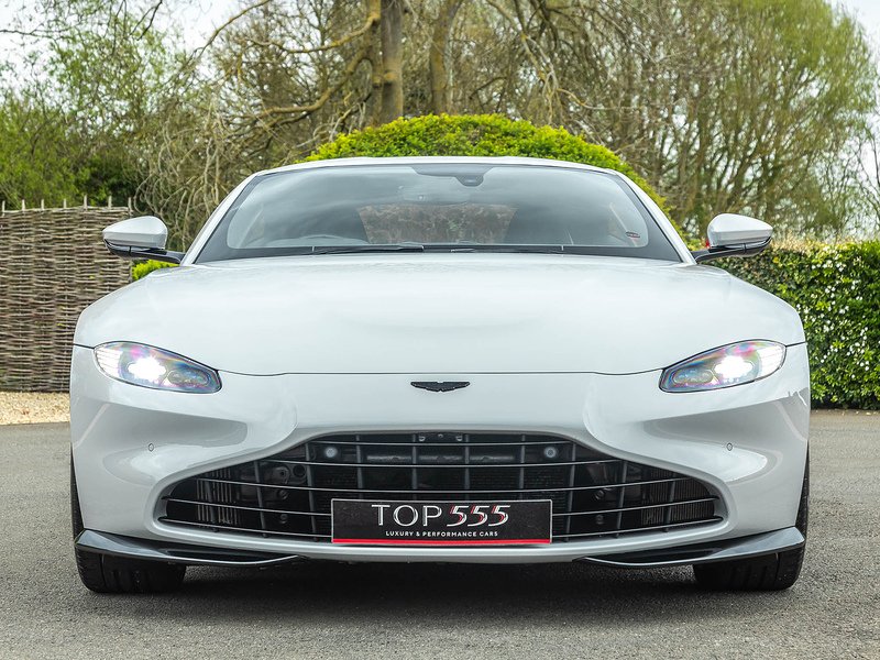 Aston Martin Vantage V8  - U5856