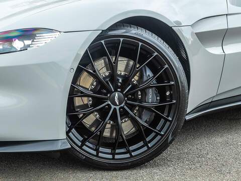 Aston Martin Vantage V8  - U5856