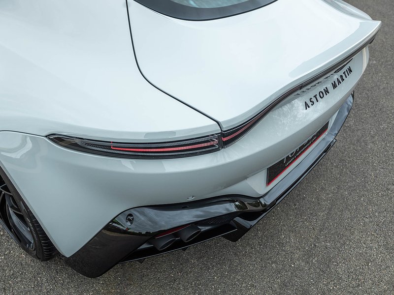 Aston Martin Vantage V8  - U5856