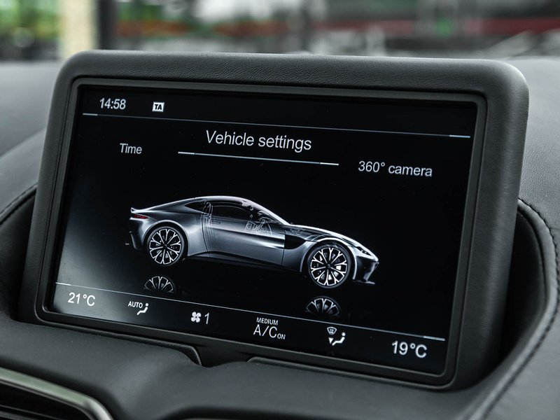 Aston Martin Vantage V8  - U5856