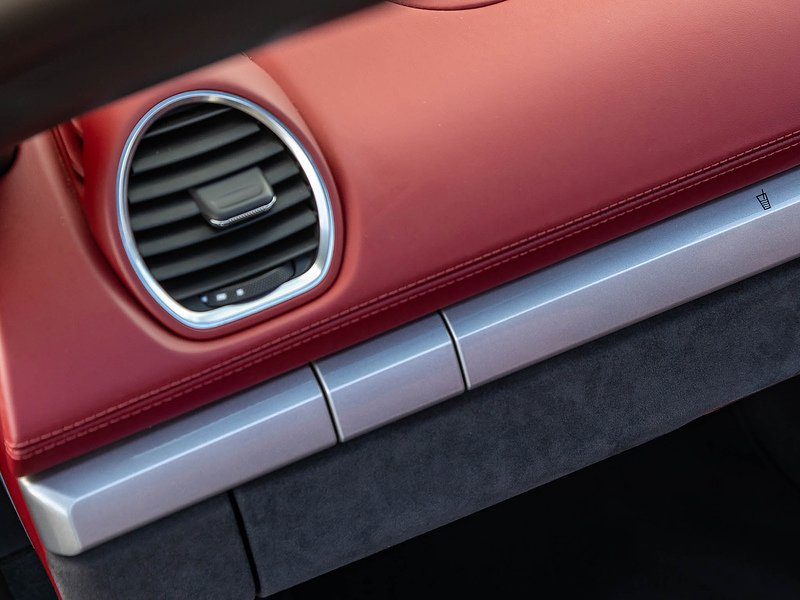 Porsche 718 Spyder 4.0 Manual  - U5858