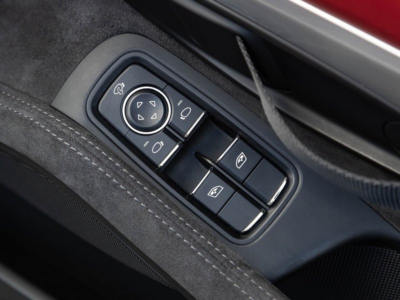 Porsche 718 Spyder 4.0 Manual  - U5858