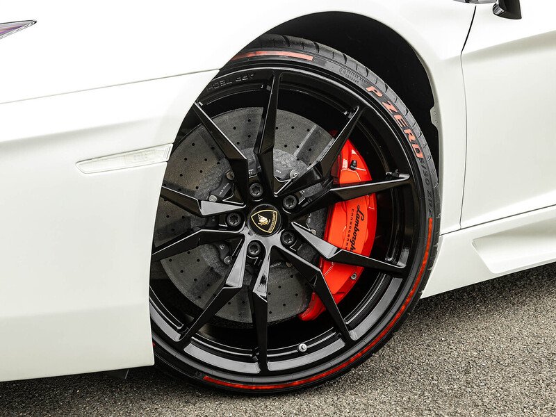 Lamborghini Aventador LP700-4 Pirelli Edition  - U5859