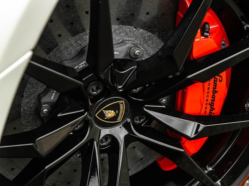 Lamborghini Aventador LP700-4 Pirelli Edition  - U5859