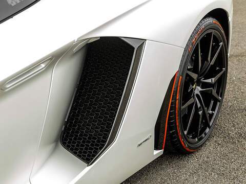 Lamborghini Aventador LP700-4 Pirelli Edition  - U5859