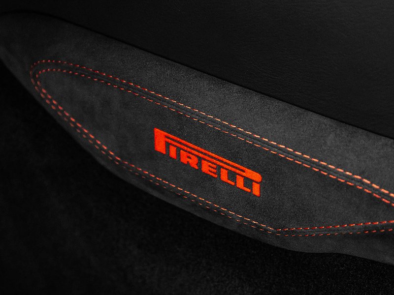 Lamborghini Aventador LP700-4 Pirelli Edition  - U5859