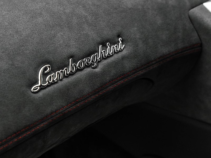Lamborghini Aventador LP700-4 Pirelli Edition  - U5859