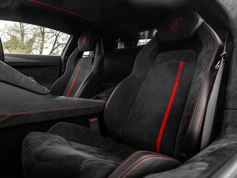 Lamborghini Aventador LP700-4 Pirelli Edition  - U5859