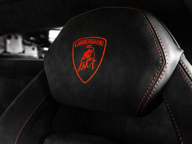 Lamborghini Aventador LP700-4 Pirelli Edition  - U5859