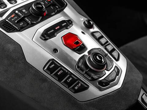 Lamborghini Aventador LP700-4 Pirelli Edition  - U5859
