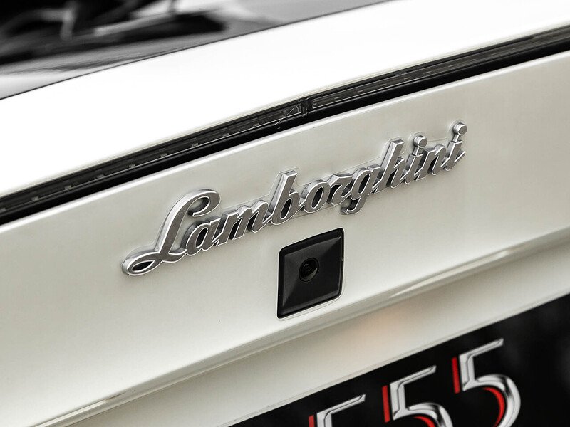 Lamborghini Aventador LP700-4 Pirelli Edition  - U5859