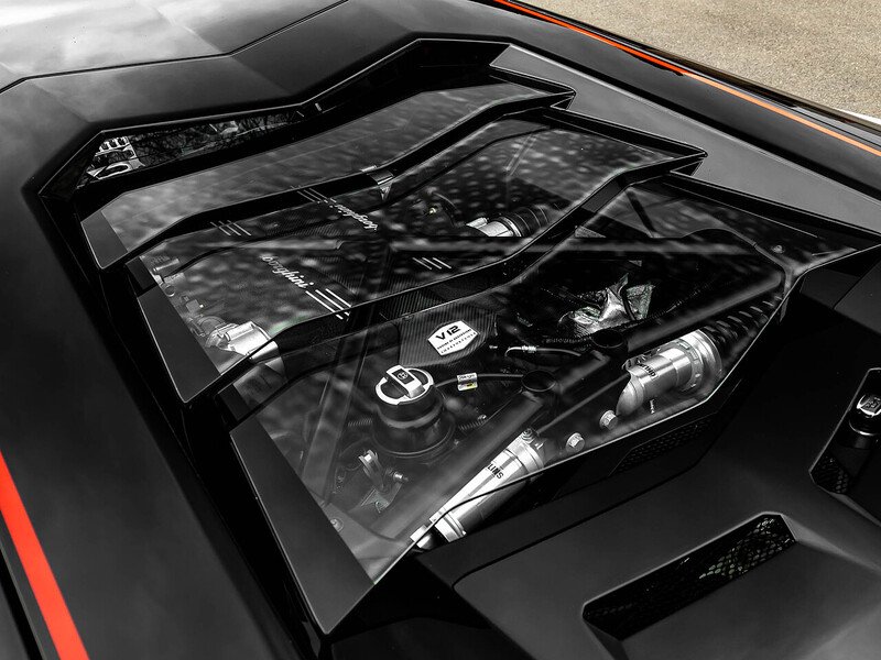 Lamborghini Aventador LP700-4 Pirelli Edition  - U5859