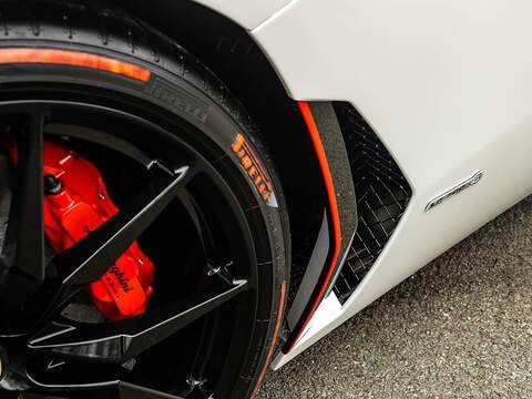 Lamborghini Aventador LP700-4 Pirelli Edition  - U5859