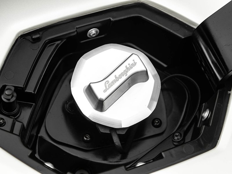 Lamborghini Aventador LP700-4 Pirelli Edition  - U5859