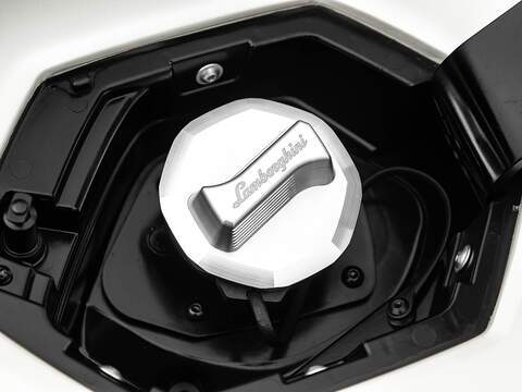 Lamborghini Aventador LP700-4 Pirelli Edition  - U5859