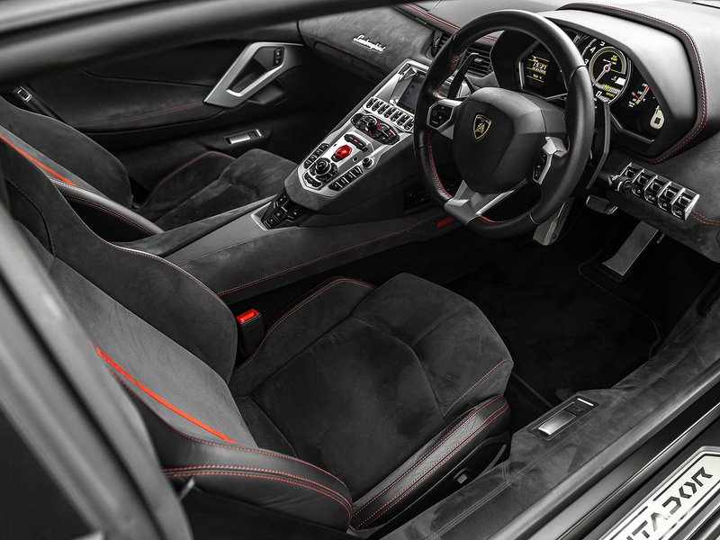 Lamborghini Aventador LP700-4 Pirelli Edition  - U5859