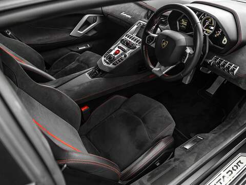 Lamborghini Aventador LP700-4 Pirelli Edition  - U5859
