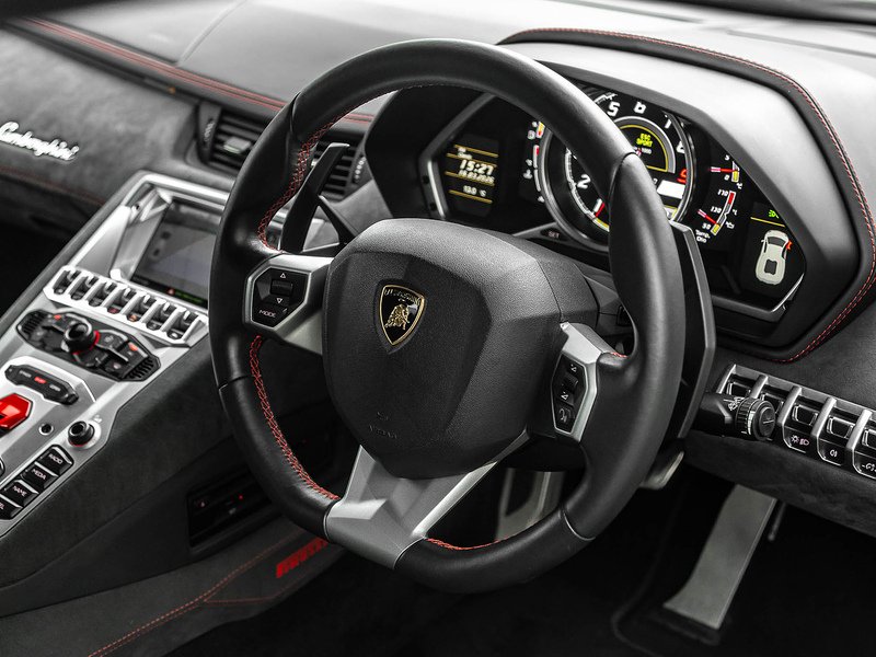 Lamborghini Aventador LP700-4 Pirelli Edition  - U5859