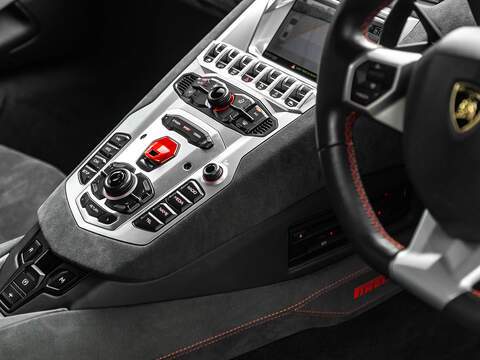 Lamborghini Aventador LP700-4 Pirelli Edition  - U5859