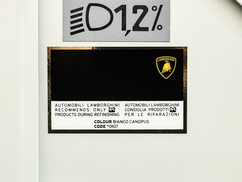 Lamborghini Aventador LP700-4 Pirelli Edition  - U5859