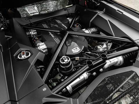 Lamborghini Aventador LP700-4 Pirelli Edition  - U5859