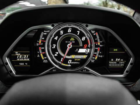 Lamborghini Aventador LP700-4 Pirelli Edition  - U5859