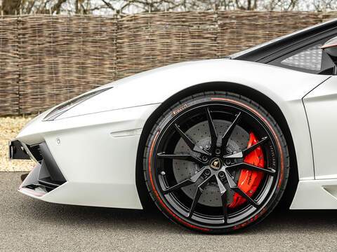 Lamborghini Aventador LP700-4 Pirelli Edition  - U5859